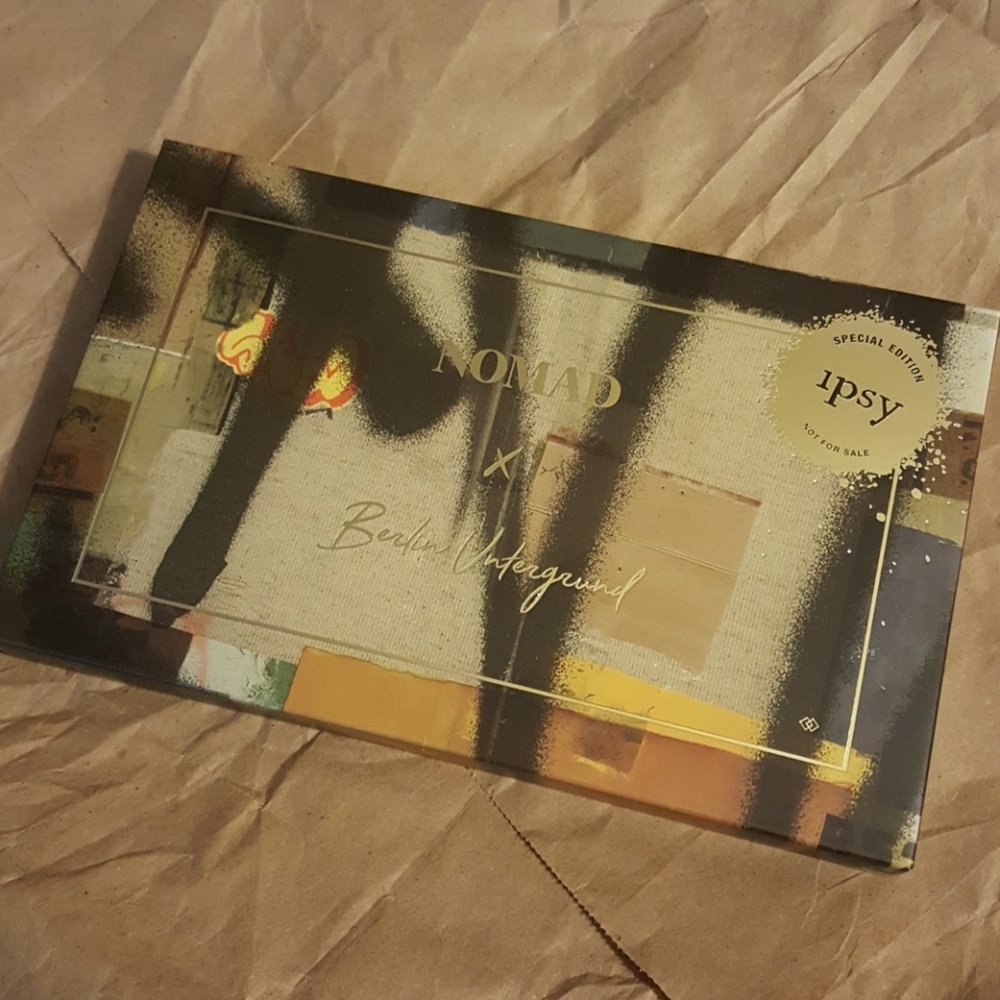 Nomad Cosmetics eyeshadow palette